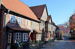 Historische Fachwerkarchitektur in der Lämmertwiete von Hamburg-Harburg, die Wohngebäude wurden um 1716 errichtet und 1980 restauriert.