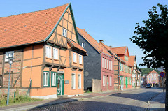 Baudenkmäler in der Klingbergstraße von Boizenburg/Elbe - denkmalgeschützte Wohnhäuser, Fachwerkhäuser unterschiedlicher Bauweise.