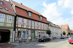 Historisches Wohn- und Geschäftshaus in der Reichenstraße von Boizenburg/Elbe; das Gebäude steht als herausragendes Baudenkmal der Stadt unter Denkmalschutz.
