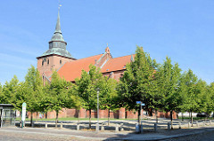 Blick zur evangelisch-lutherischen Stadtkirche St. Marien in Boizenburg/Elbe - überwiegend gotische Pfarrkirche.
