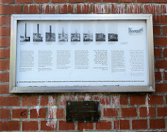 Mahnmal gegen Faschismus, Krieg, Gewalt - für Frieden und Menschenrechte in Hamburg-Harburg; Entwurf Esther Shalev-Gerz und Jochen Gerz. Sie bauten 1986 eine bleiummantelte Säule von zwölf Metern Höhe auf, die als Schreibgrund für Unterschriften und