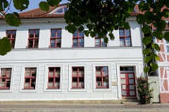 Bürogebäude der evangelisch-lutherischen Kirchengemeinde Sankt Marien am Kirchplatz in Boizenburg/Elbe. Das Wohnhaus steht als Kulturdenkmal der Stadt unter Denkmalschutz.