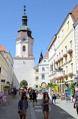 Blick zum Steinertor in Krems an der Donau, Wahrzeichen der Stadt - Teil der historischen Stadtbefestigung.