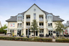 Modernes Apartmenthaus mit Ferienwohnungen  in der Dünenstraße von Boltenhagen.