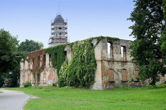Ruine des abgebrannten Schlosses von   Groß Strehlitz / Strzelce Opolskie.