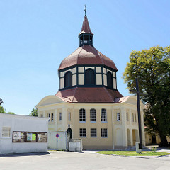 Evangelische Pfarrkirche in Krems an der Donau; die Heilandskirche wurde 1913 geweiht; Architekt  Otto Bartning.