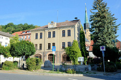 Ehemaliges Rathaus der Stadt Oderberg, das Gebäude wurde 2011 an einen Privatinvestor verkauft und steht anscheinend seitdem leer.