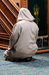Gebetsraum in der Eyüp Sultan Moschee in Hamburg Harburg.