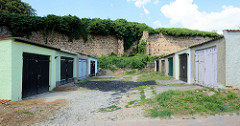 Garagen / Reihen- Unterstellplätze für Kfz  an der Stadtmauer in Gartz/Oder.