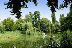 Teich / Mühlenbach im Lindengarten von Wismar.