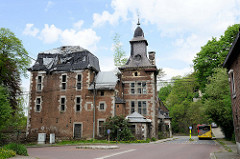 Schloss / Villa bei der Zeche Hasard de Cheratte in Visé, Belgien - historische Architektur die unter Denkmalschutz gestellt wurde.