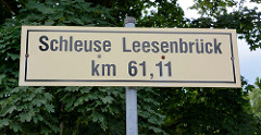 Hinweisschild auf die Schleuse Leesenbrück am Kilometer / km 61,11 vom Finowkanal.