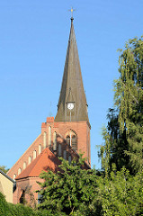 Kirchturm der Pfarrkirche / Friedenskirche in Finow / Eberswalde.