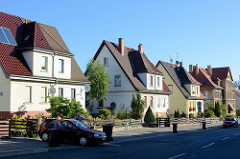 Symmetrische Wohnhäuser / Doppelhäuser mit Satteldach, Spitzdach in Eberswalde.