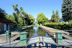 Auf Kilometer 71,0 des Finowkanals liegt die Schleuse Heegermühle, sie hat eine Länge von 41 m und einen Hub von 2,6 m.