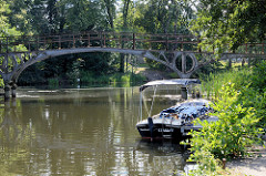 Blick über den Messinghafen  zur historischen  Eisenbrücke / Teufelsbrücke beim Finowkanal Ursprünglich 1824 in Berlin errichtet und 1913 hier am Messinghafen montiert.