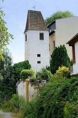 Blick zum restaurierten Hussitenturm in Altenburg, Teil der ehemaligen Stadtbefestigung,  ursprünglich im zwölften Jahrhundert errichtet.