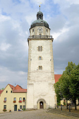 Nikolaikirchturm in Altenburg; romanische Wehrkirche errichtet vor 1223.