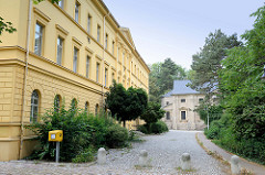 Denkmalgeschütztes Gebäude vom ehem. Neuen Hospital am Hospitalplatz von Altenburg.