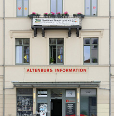 Tourismusinformation Altenburger Land am Marktplatz der Stadt Altenburg - auch Sitz der Geschäftsstelle vom Deutschen Skatverband e.V.