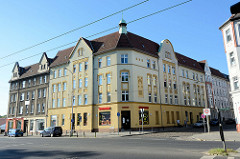 Restaurierte Wohnblocks / Eckgebäude in der Heegermühler Straße von Eberswalde.