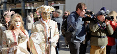 Venezianischer Maskenzauber als Fotoevent in den Hamburger Colonnaden.