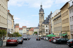 Blick zum Marktplatz von Altenburg - re. der Rathausturm vom Altenburger Rathaus. Das Gebäude ist eines der bedeutendsten Renaissance-Rathäuser Deutschlands und wurde zwischen 1561 und 1564 errichtet - Architekt  Nikolaus Gromann.