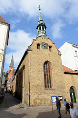 Heilig Geist Kirche in der Großen Straße von Flensburg; die Kirche wurde 1386 als Teil des Hospitals zum Heiligen Geist gebaut.