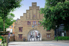 Historische Wehranlage der Stadt Flensburg - das Nordertor war Teil der Flensburger Stadtbefestigung und wurde um 1596 errichtet.