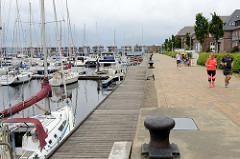 Ehemaliger Mürwiker Marinehafen an der Flensburger Fördepormenade - jetzt Nutzung als Marina für Sportboote.