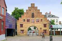 Historische Wehranlage der Stadt Flensburg - das Nordertor war Teil der Flensburger Stadtbefestigung und wurde um 1596 errichtet.