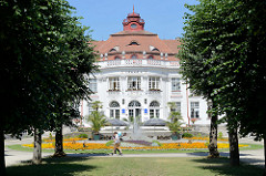 Historische Gründerzeitarchitektur vom Gebäude des Elisabethbades / Lázně IV in Karlsbad /  Karlovy Vary.