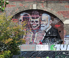 Freud-Graffiti an den Kaimauern des Donaukanals in Wien.