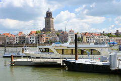 Die alte Hansestadt Deventer liegt am Fluss IJssel in der Provinz Overijssel in den Niederlanden.