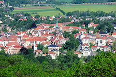 Fotos von der Stadt Löbau in der sächsischen Oberlausitz;  Blick vom  König-Friedrich-August-Turm auf dem Löbauer Berg auf die Stadt.