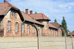 Das Konzentrationslager Auschwitz war ein deutscher Lagerkomplex zur Zeit des Nationalsozialismus.