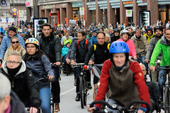 Fahrraddemo des ADFC am Tag des Klimastreiks in Hamburg - Motto Mehr Platz fürs Fahrrad.