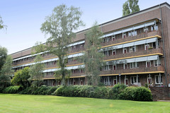 Fotos aus dem Hamburger Stadtteil Dulsberg - Bezirk Hamburg Nord. Innenhof der Frankschen Laubenganghäuser.