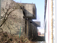 Bilder aus dem Hamburger Stadtteil Wilhelmsburg, Bunkeranlage beim Reiherstieg.  (2002)