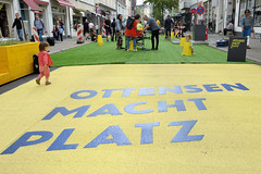 Ottensen macht Platz, Flanierquartier auf Zeit. Vom 1. September 2019 bis Ende Februar 2020 sind Teile der Ottenser Hauptstraße, der Bahrenfelder Straße, der großen Rainstraße und der Erzberger Straße zu fast autofreien Zone umgewandelt.