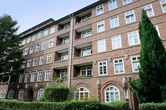 Fotos aus dem Hamburger Stadtteil Dulsberg - Bezirk Hamburg Nord. Wohnhäuser in der Angelnstraße - Siedlungsbauten, errichtet 1927; Architekten Klophaus & Schoch.