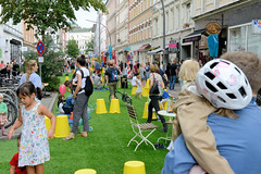 Ottensen macht Platz, Flanierquartier auf Zeit. Vom 1. September 2019 bis Ende Februar 2020 sind Teile der Ottenser Hauptstraße, der Bahrenfelder Straße, der großen Rainstraße und der Erzberger Straße zu fast autofreien Zone umgewandelt.