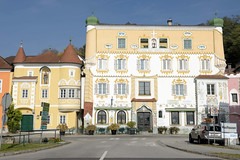 Mauthausen ist eine Marktgemeinde in Oberösterreich und liegt an der Donau; zwischen 1938 und 1945 befand sich dort das KZ Mauthausen.