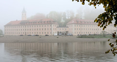 Das Kloster Weltenburg ist eine Benediktinerabtei in Weltenburg, einem Ortsteil von Kelheim an der Donau in Niederbayern.
