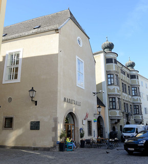 Linz ist die Landeshauptstadt von Oberösterreich und liegt an der Donau.