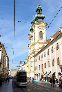 Linz ist die Landeshauptstadt von Oberösterreich und liegt an der Donau.