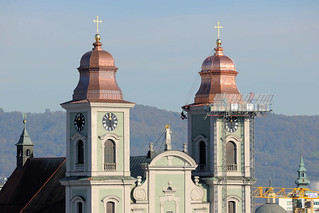 Linz ist die Landeshauptstadt von Oberösterreich und liegt an der Donau.