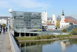 Linz ist die Landeshauptstadt von Oberösterreich und liegt an der Donau.