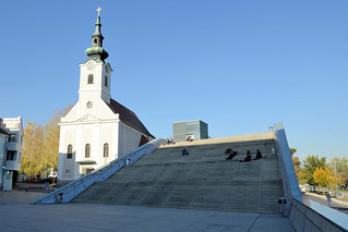 Linz ist die Landeshauptstadt von Oberösterreich und liegt an der Donau.