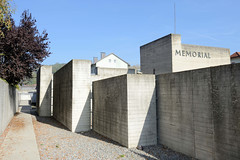 Das Memorial des ehem. KZ Gusen bei Mauthausen wurde über den erhaltenen gebliebenen Resten des Krematoriums des Konzentrationslagers errichtet.